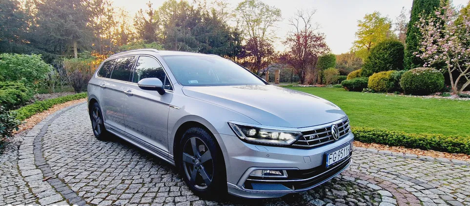 samochody osobowe Volkswagen Passat cena 98000 przebieg: 186000, rok produkcji 2018 z Tychy
